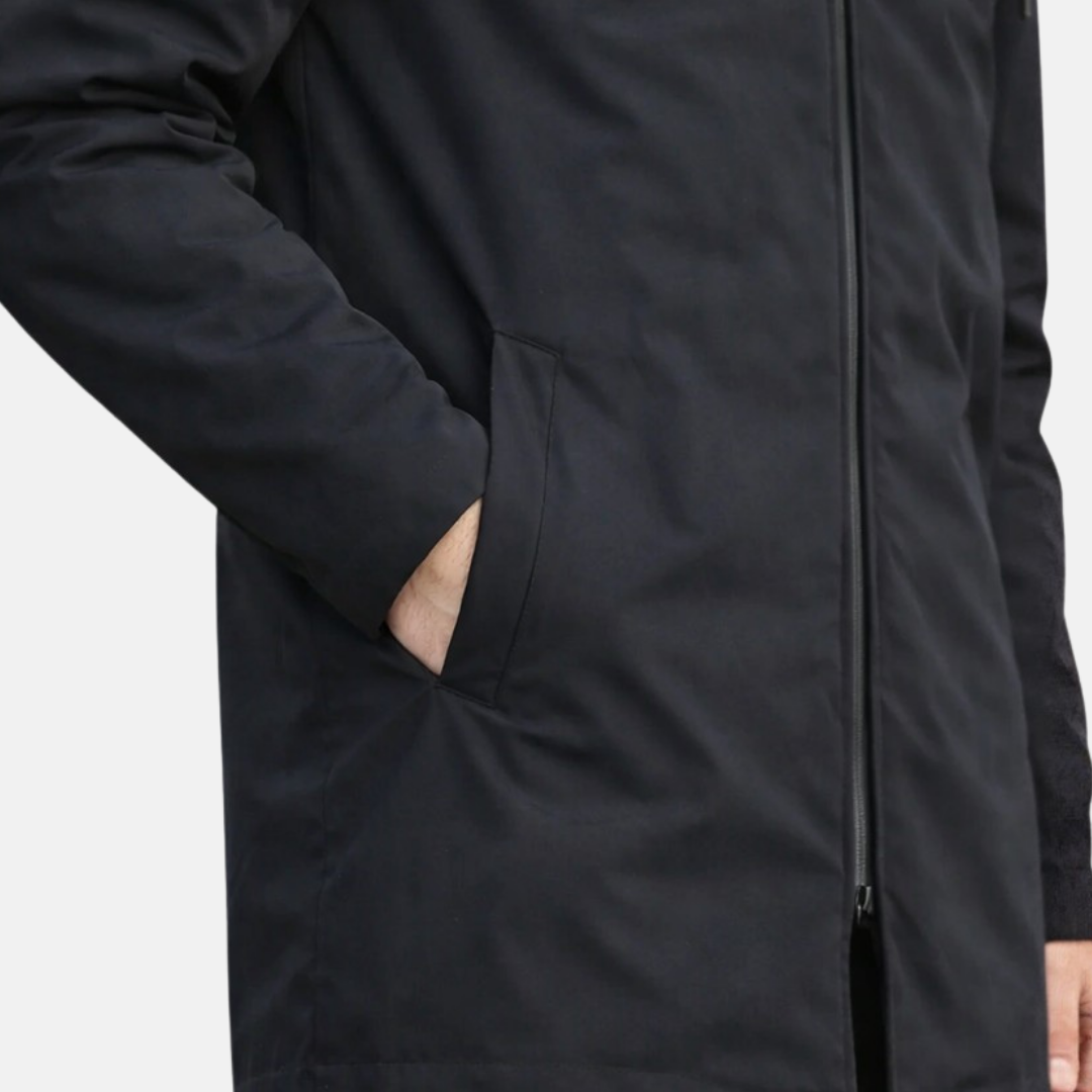 Weatherproof Coat – Clean Warmth with a Modern Feel